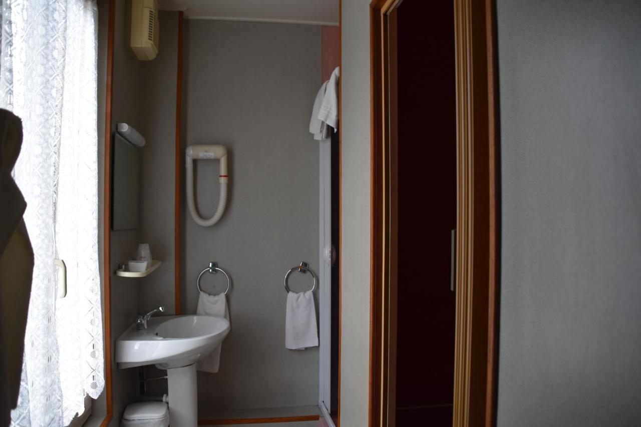 Hotel Le Rider Bort-les-Orgues Esterno foto